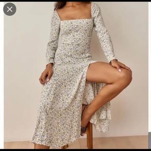 Reformation Long Sleeve Sigmund Midi
Floral Dress